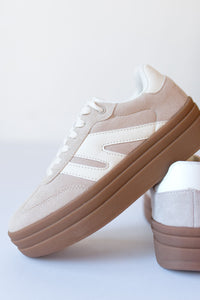 mode, topping platform sneakers