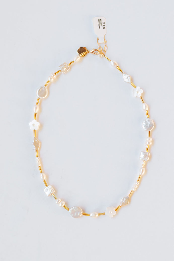 mode, pearl beaded necklace