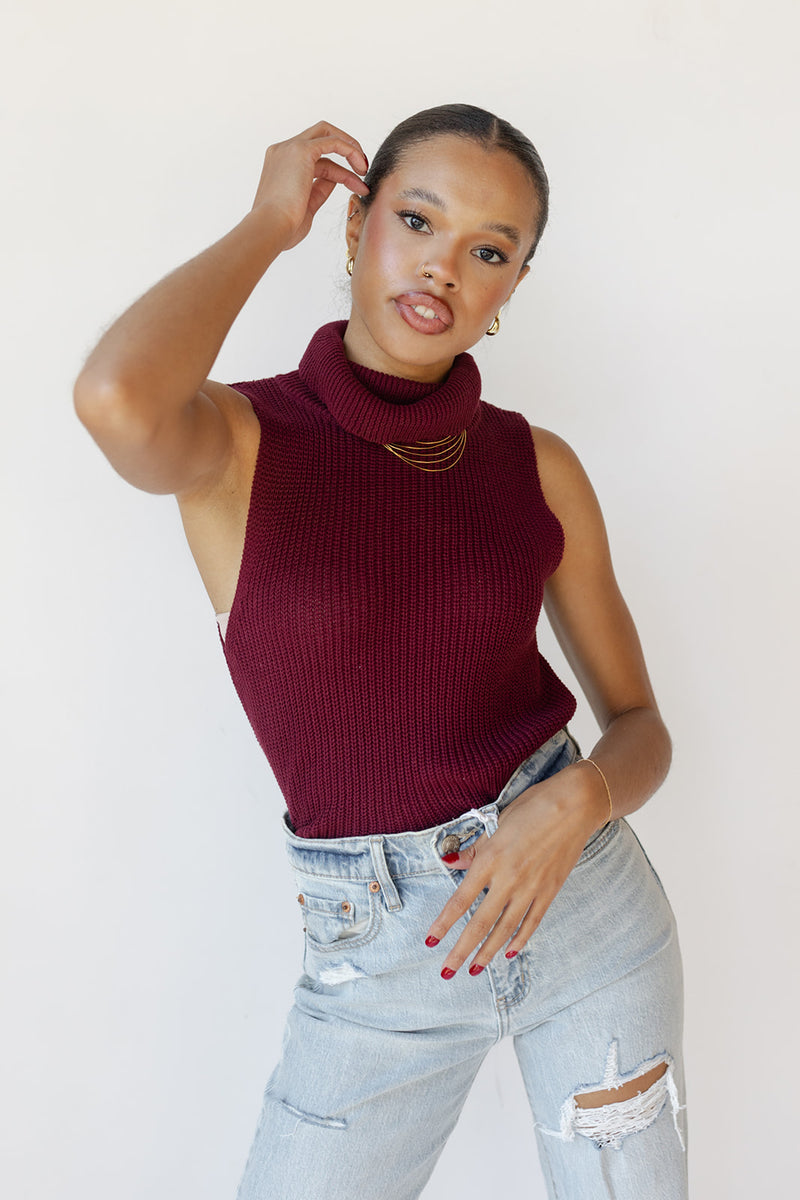 mode, turtleneck knit sleeveless top