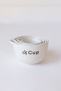 mode, betty measuring cups