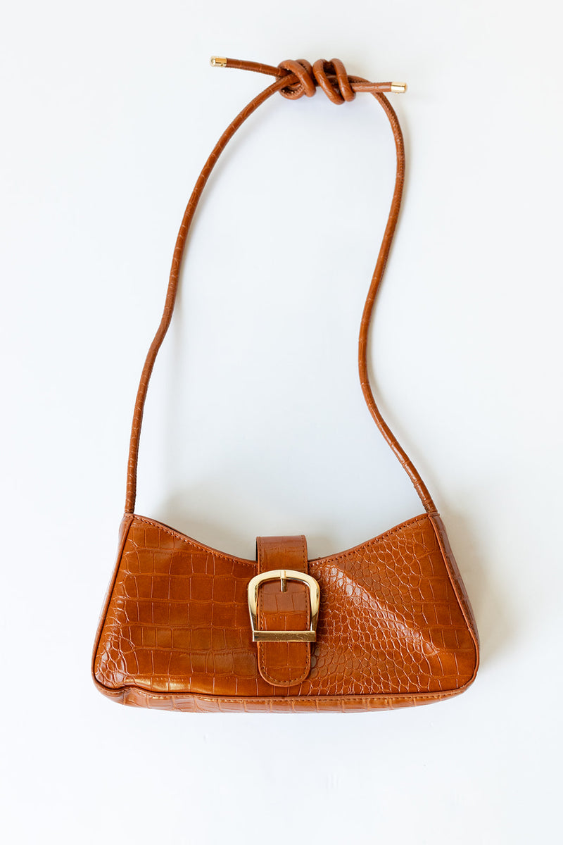 mode, the minimalist shoulder bag