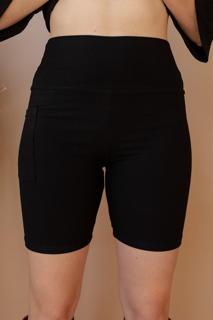 mode, walk in love biker short (only)