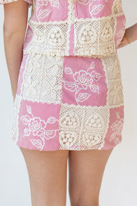mode, carmine crochet mini skirt