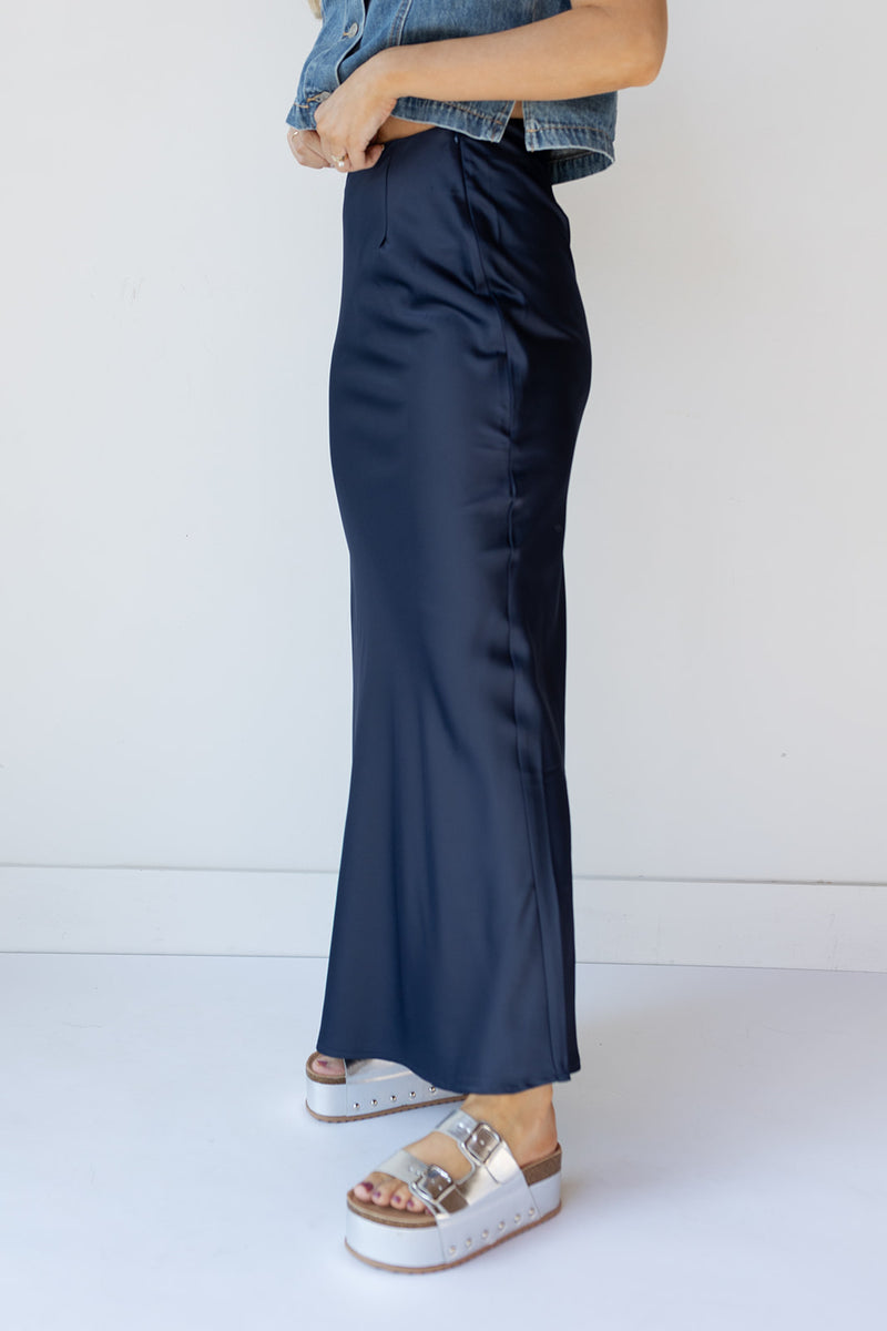 mode, french satin fishtail skirt