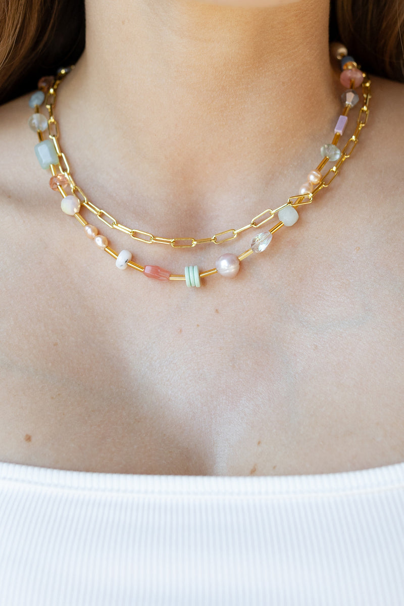 mode, mariposa necklace, pastel