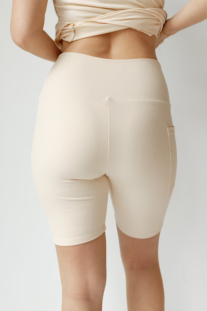 mode, walk in love biker short (only)