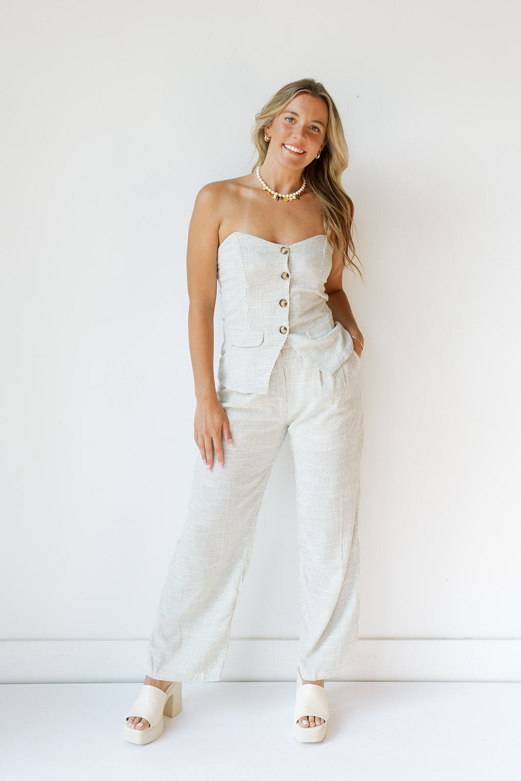 mode, pin stripe top