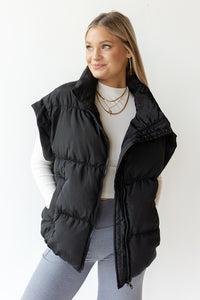 mode, oversized puffer vest