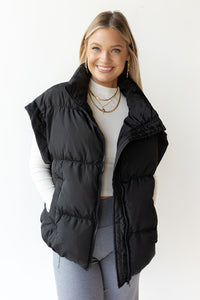 mode, oversized puffer vest