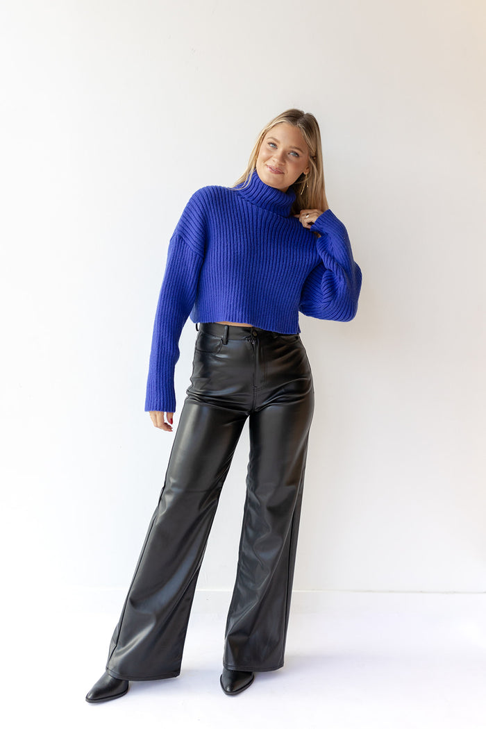 mode, timeless turtleneck sweater