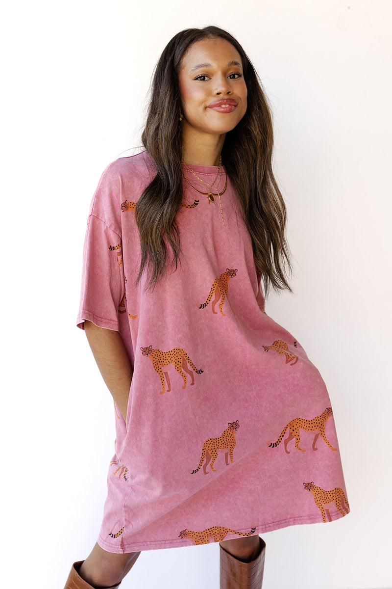 mode, cheetah t-shirt dress