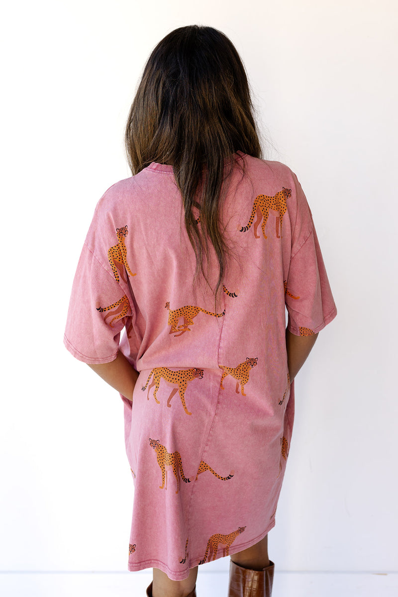 mode, cheetah t-shirt dress