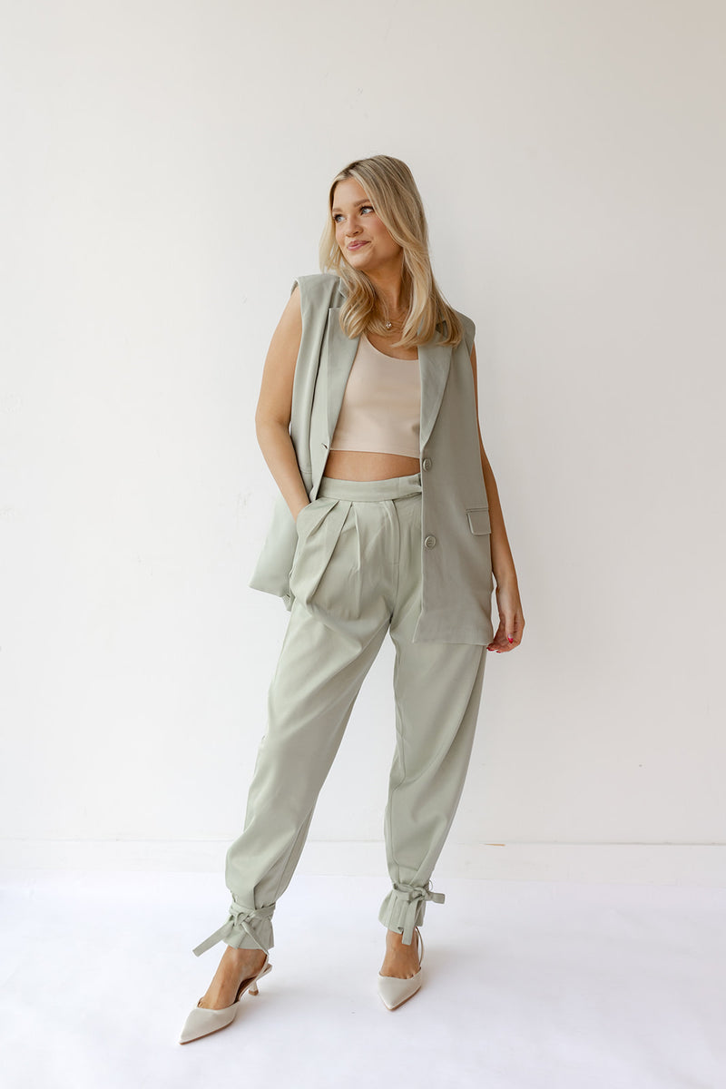 strong ties ankle pant