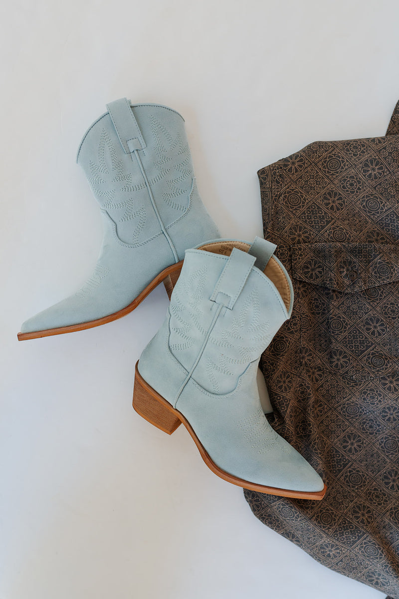 mode, claire boots
