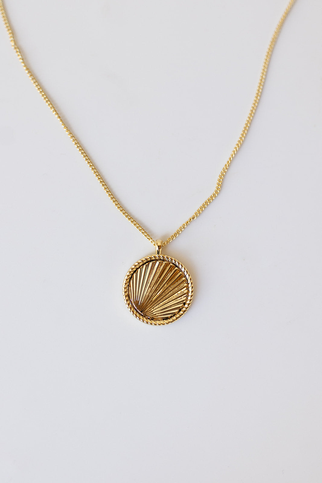 mode, sunny pendant necklace