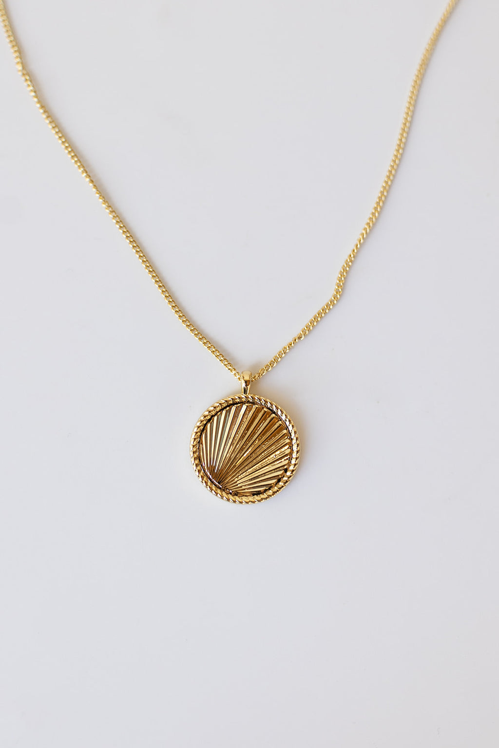 mode, sunny pendant necklace