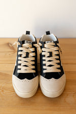 mode, daisy sneakers