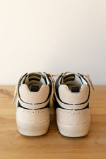 mode, daisy sneakers