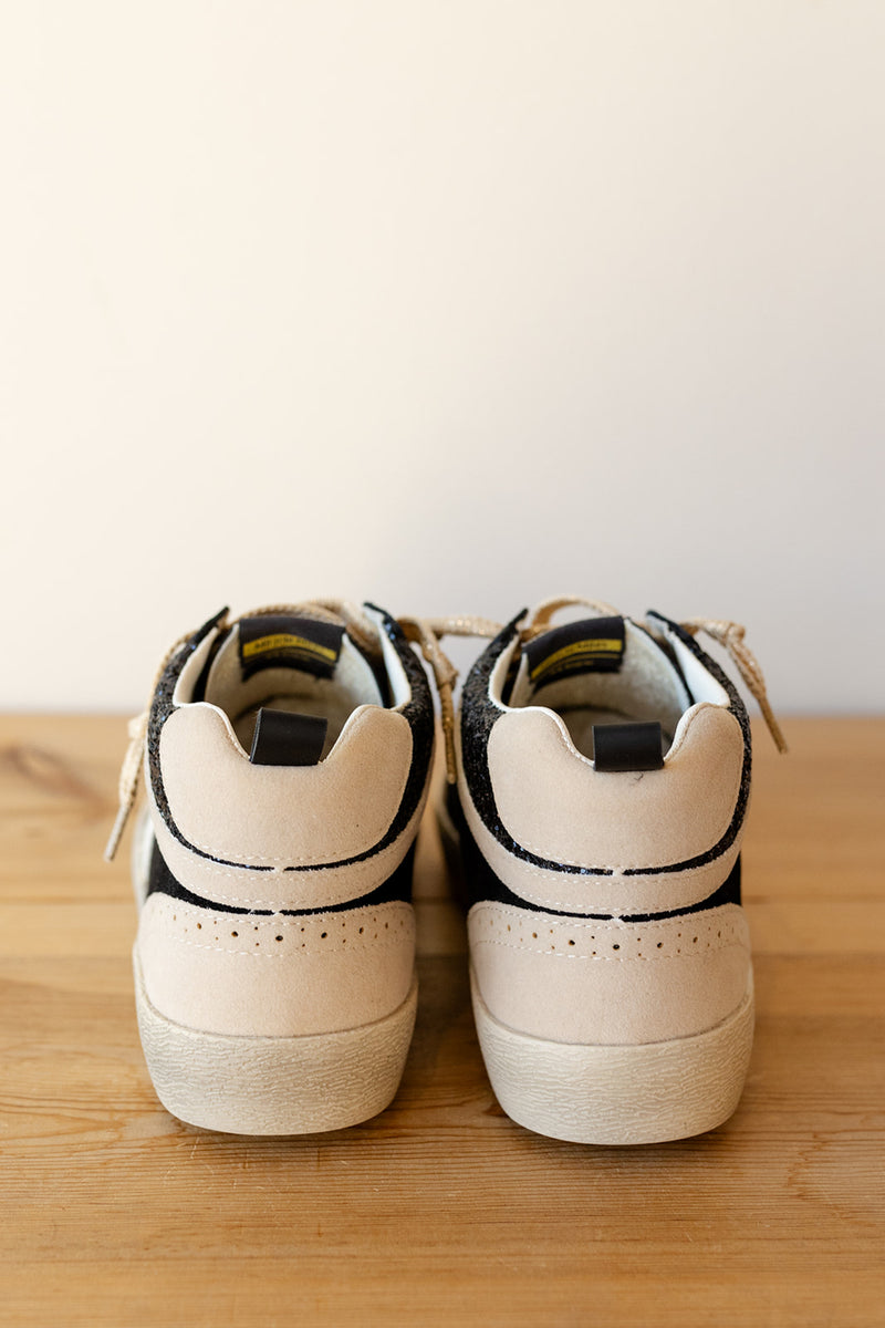 mode, daisy sneakers
