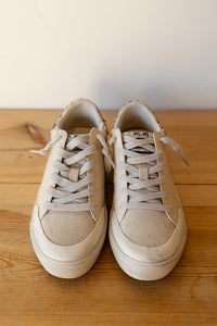 mode, amber sneakers