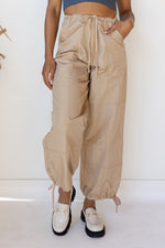 mode, nylon cargo pants