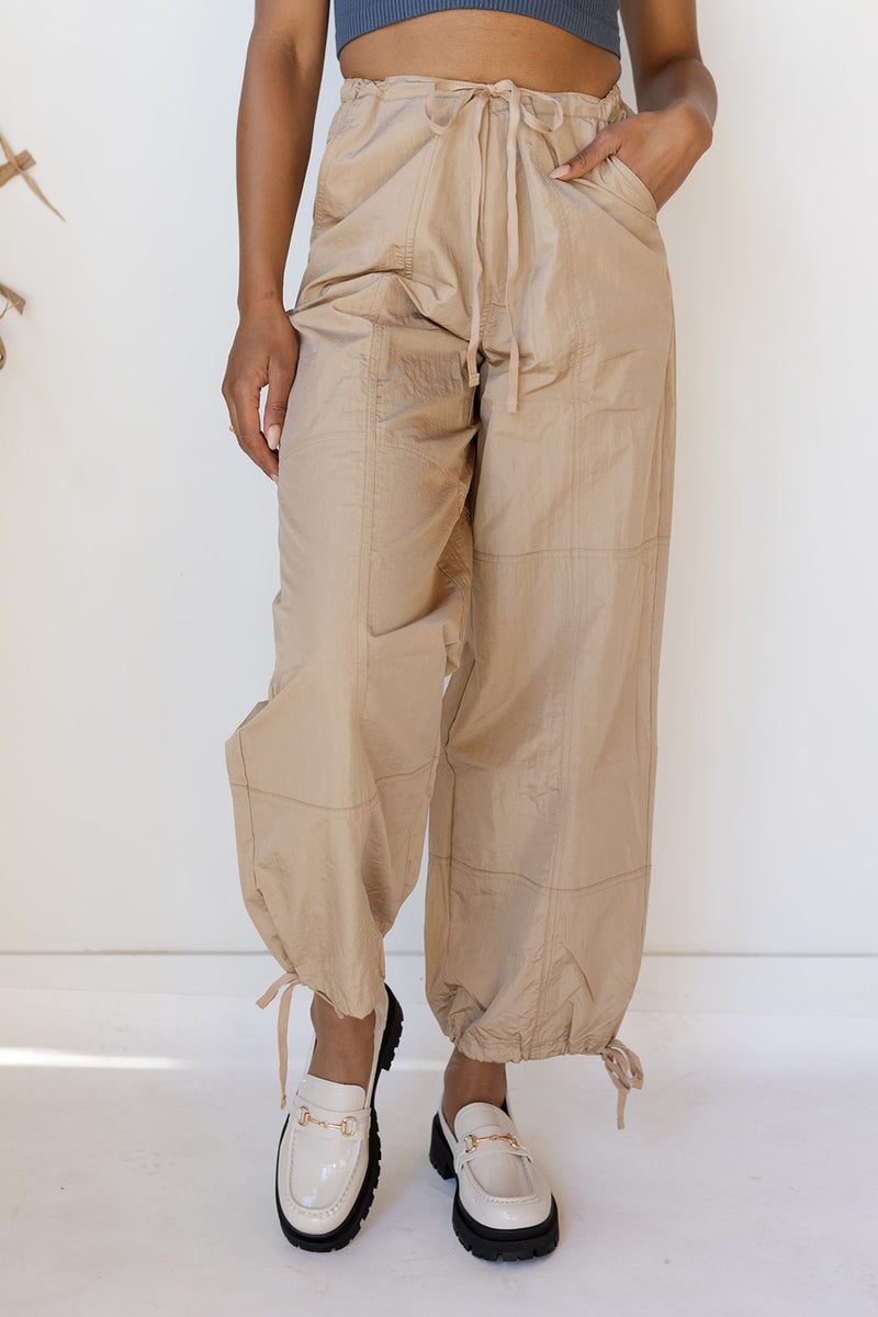 mode, nylon cargo pants