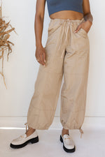 mode, nylon cargo pants