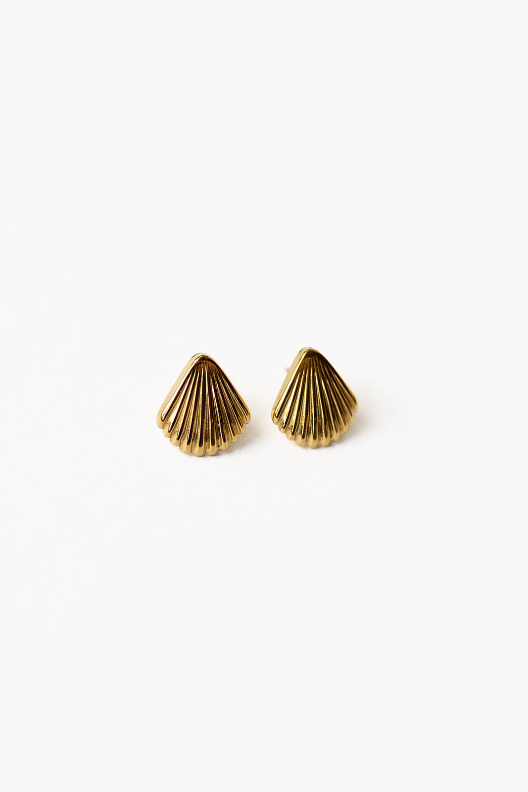 mode, conchita studs