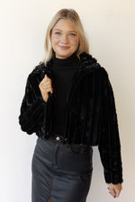 mode, blanche faux fur coat