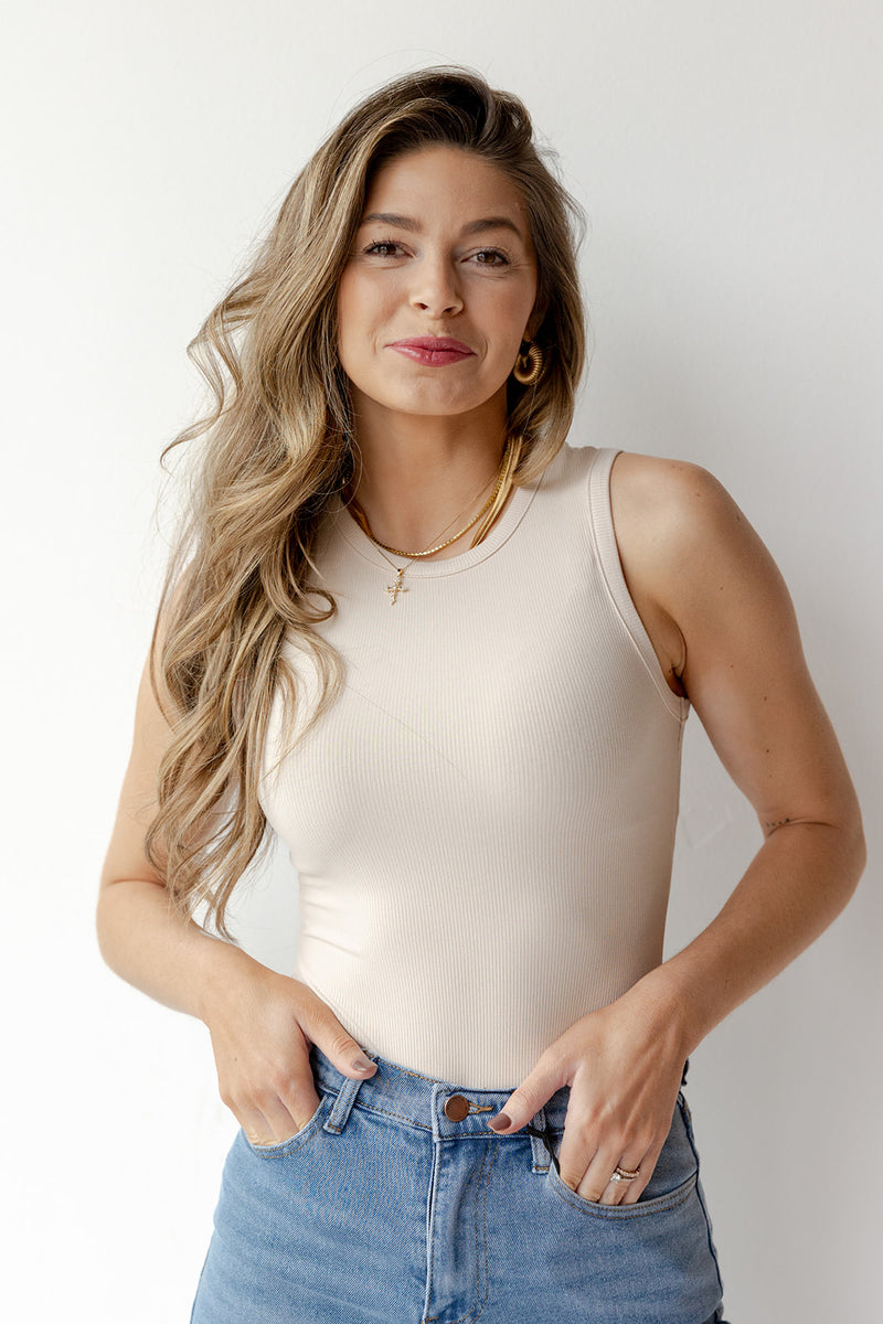 mode, round neck sleeveless bodysuit