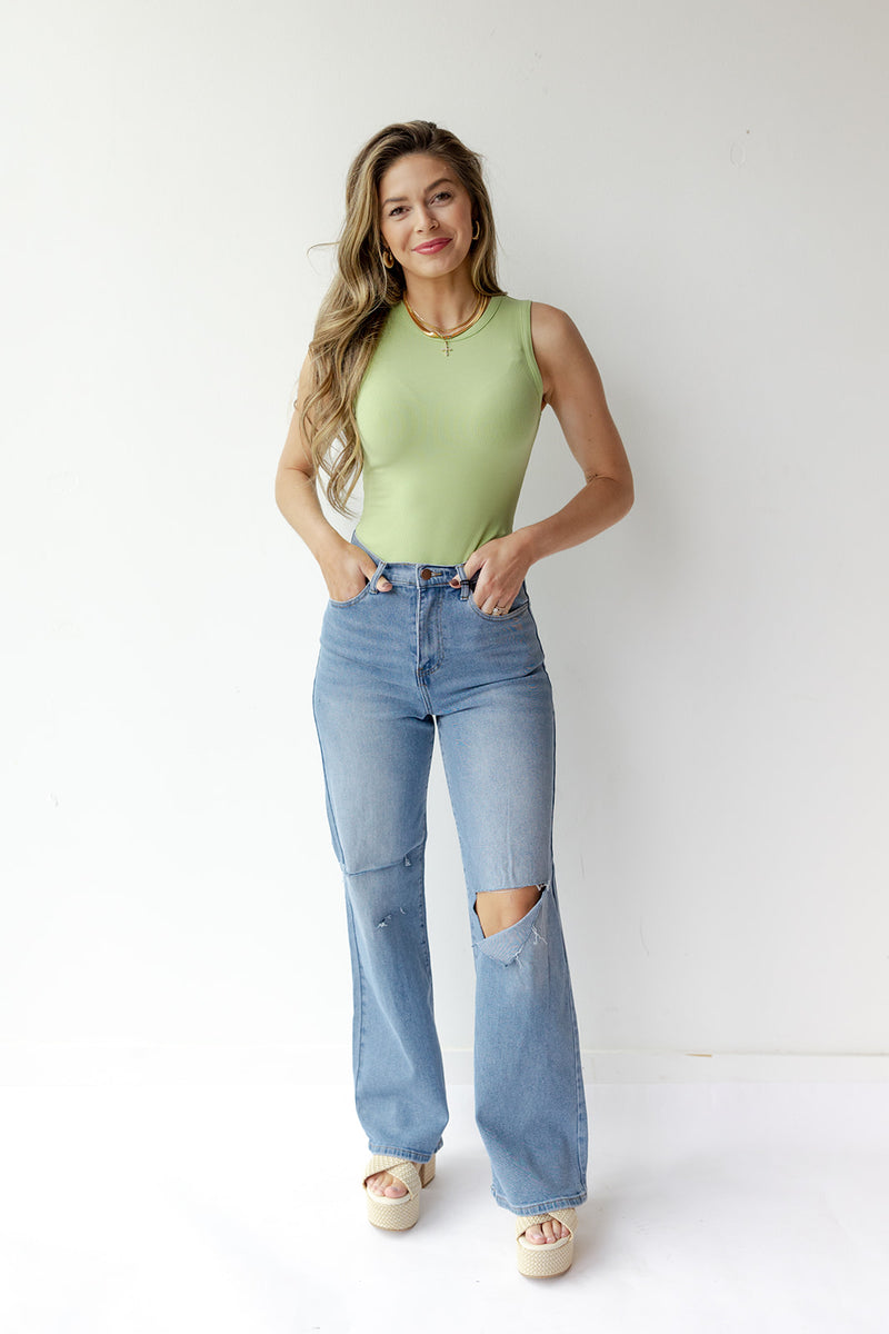 mode, round neck sleeveless bodysuit