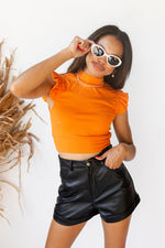 mode, Shy girl faux leather shorts