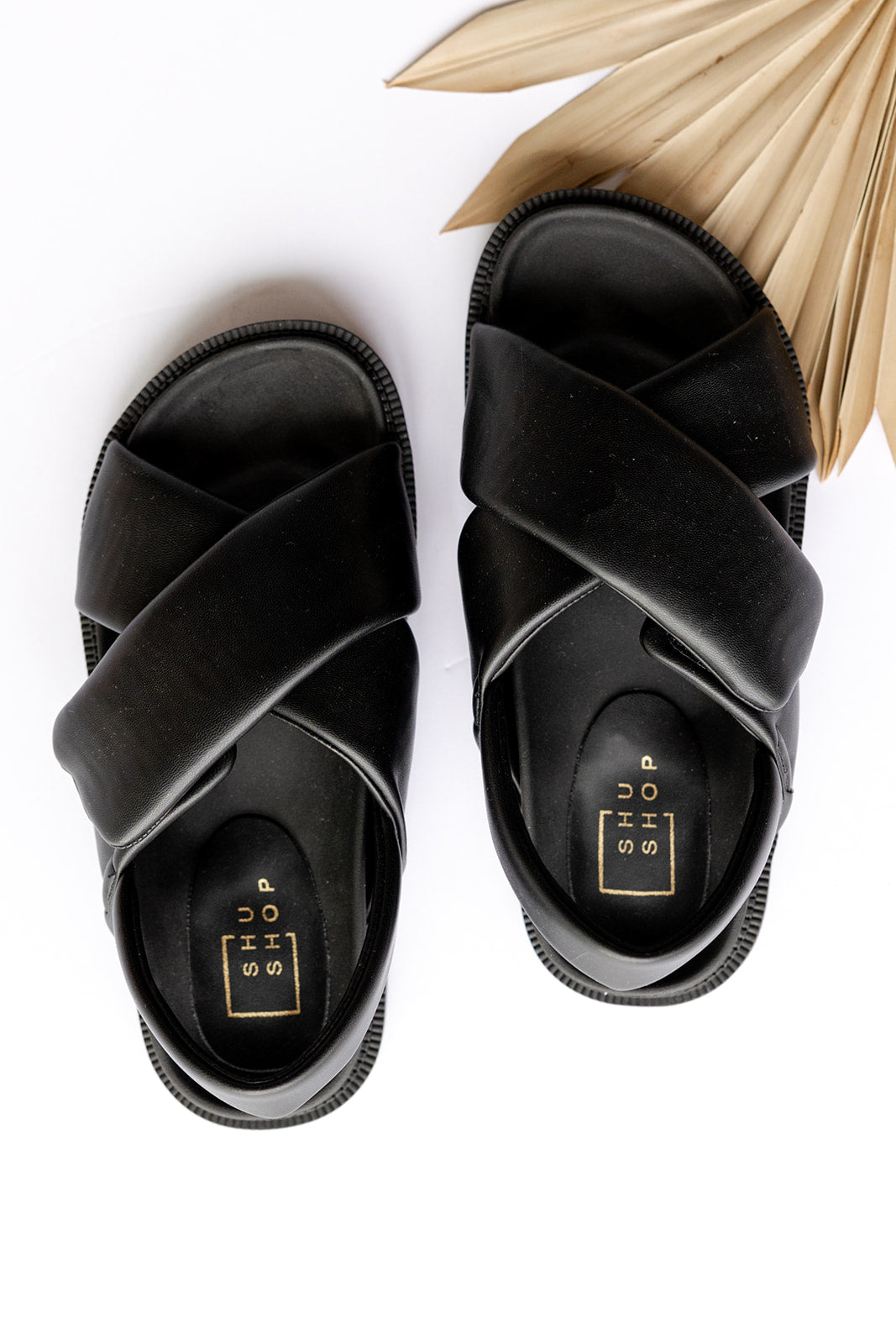 mode, delta sandal