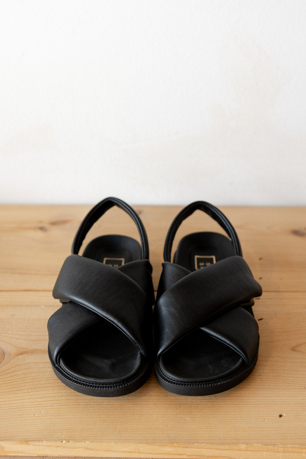 mode, delta sandal