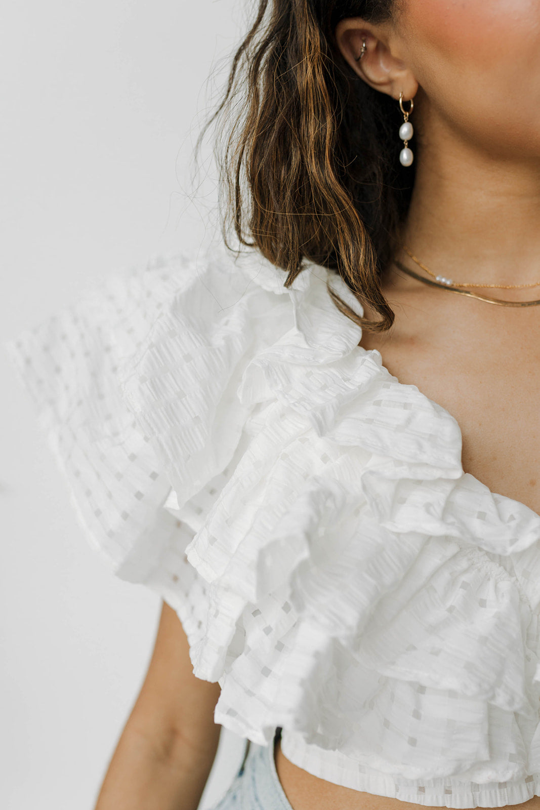 mode, isabela ruffle top