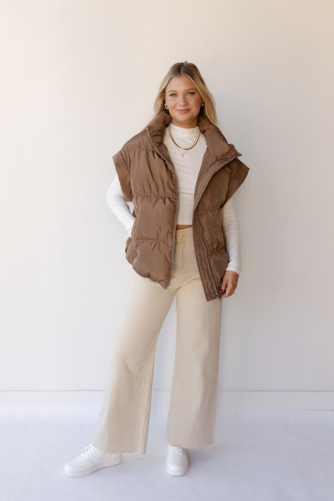 mode, oversized puffer vest