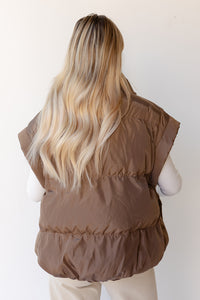 mode, oversized puffer vest