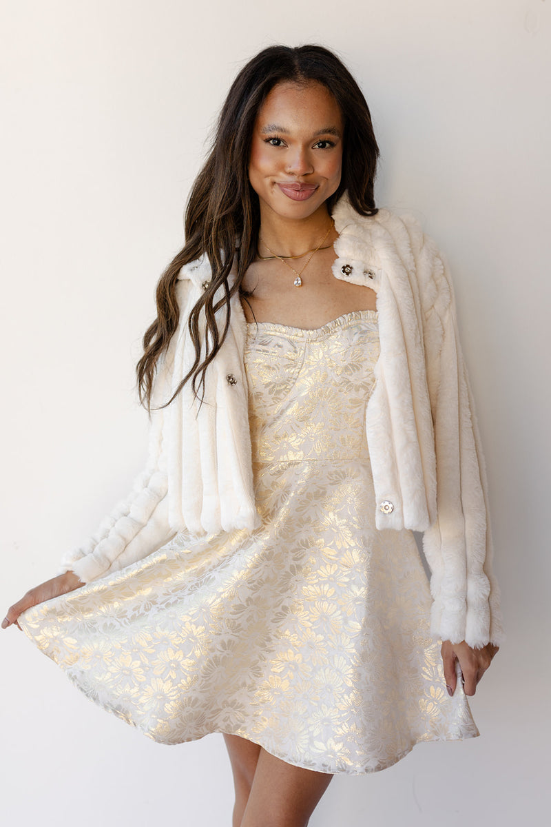 mode, blanche faux fur coat