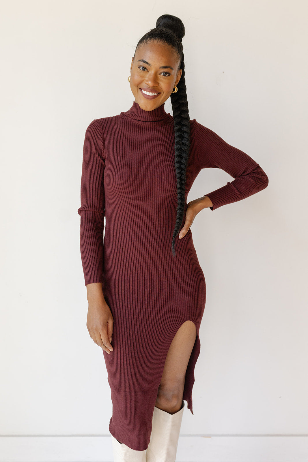 mode, scarlet midi turtleneck dress