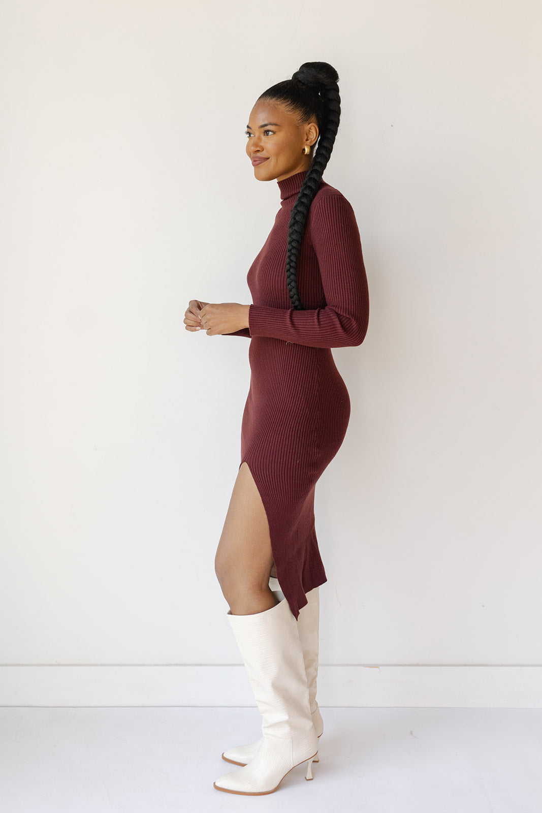 mode, scarlet midi turtleneck dress