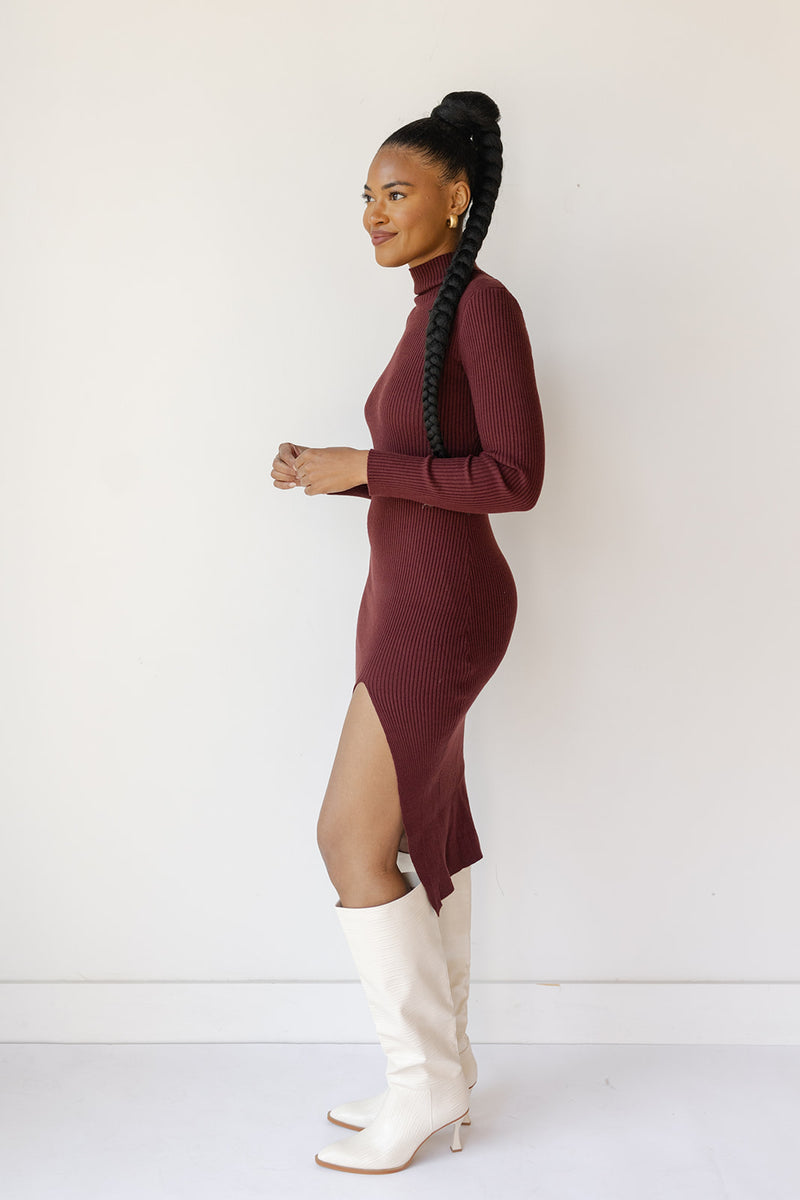 mode, scarlet midi turtleneck dress