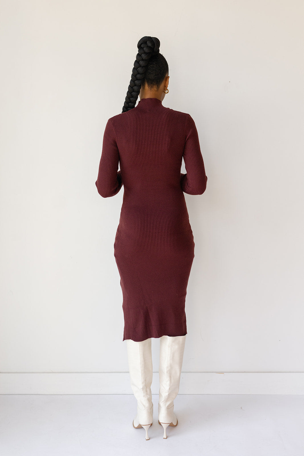 mode, scarlet midi turtleneck dress