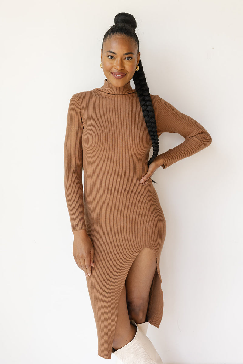 mode, scarlet midi turtleneck dress