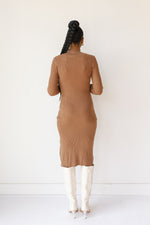 mode, scarlet midi turtleneck dress