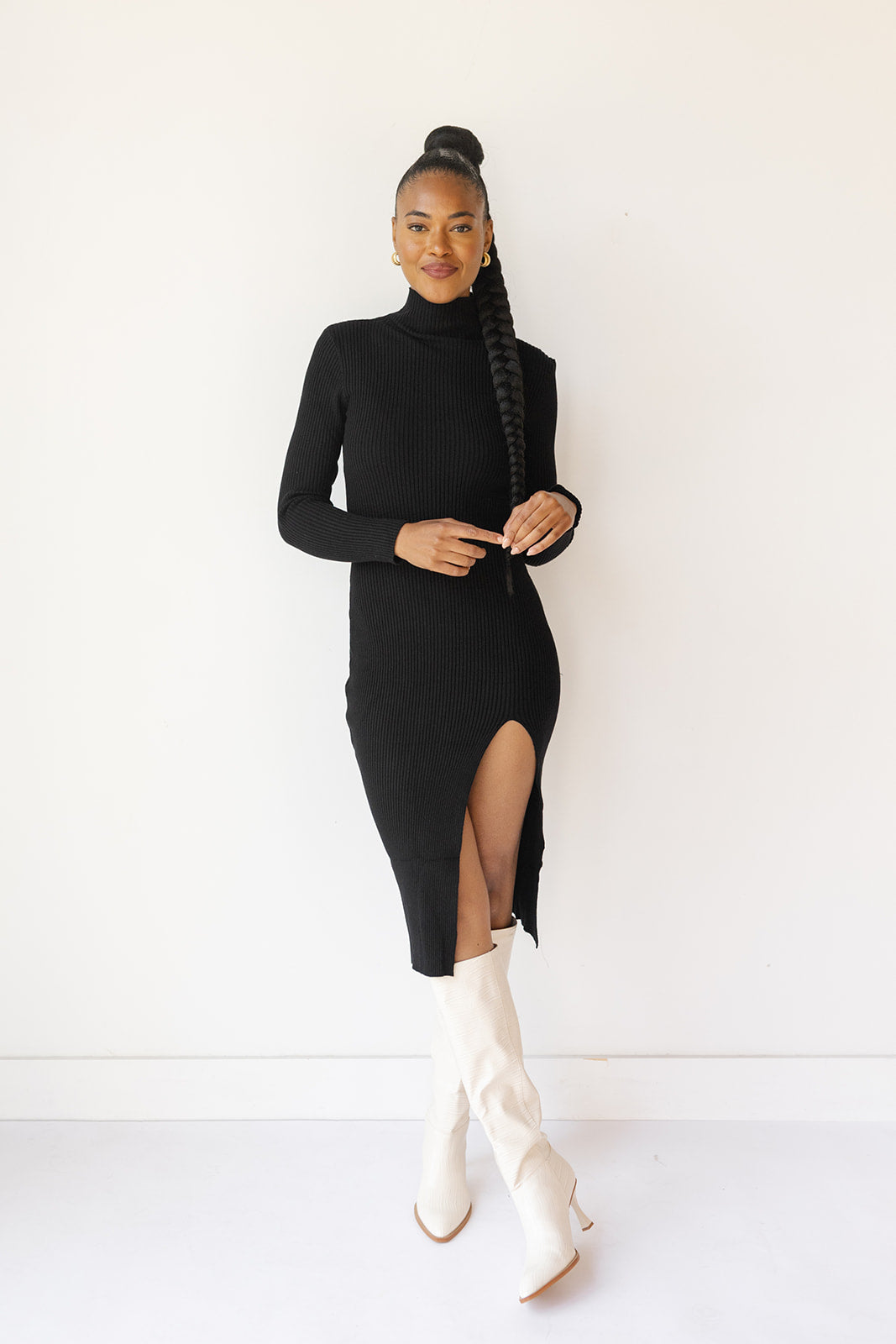 mode, scarlet midi turtleneck dress
