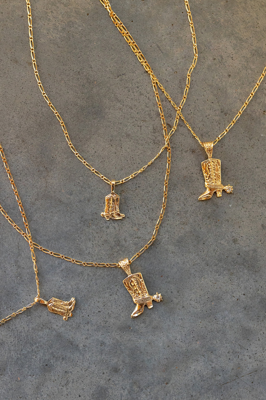 mode, knockin boots necklace