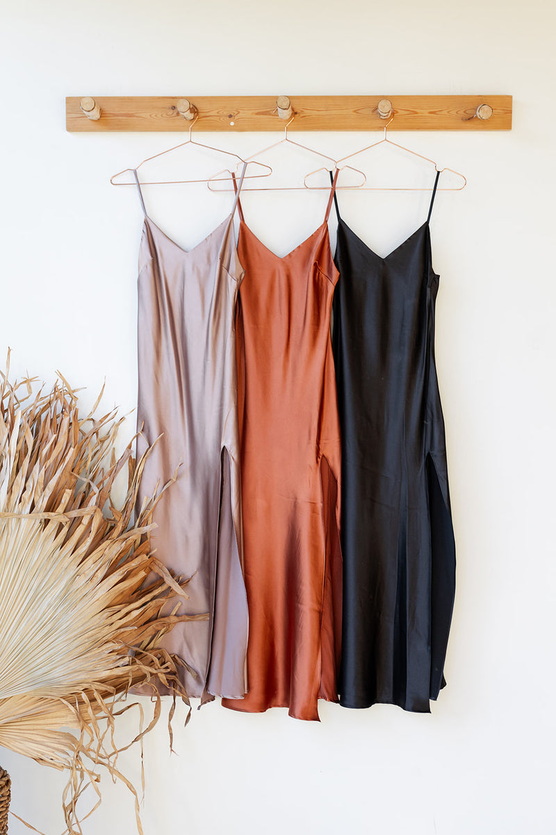 mode, soiree satin maxi dress