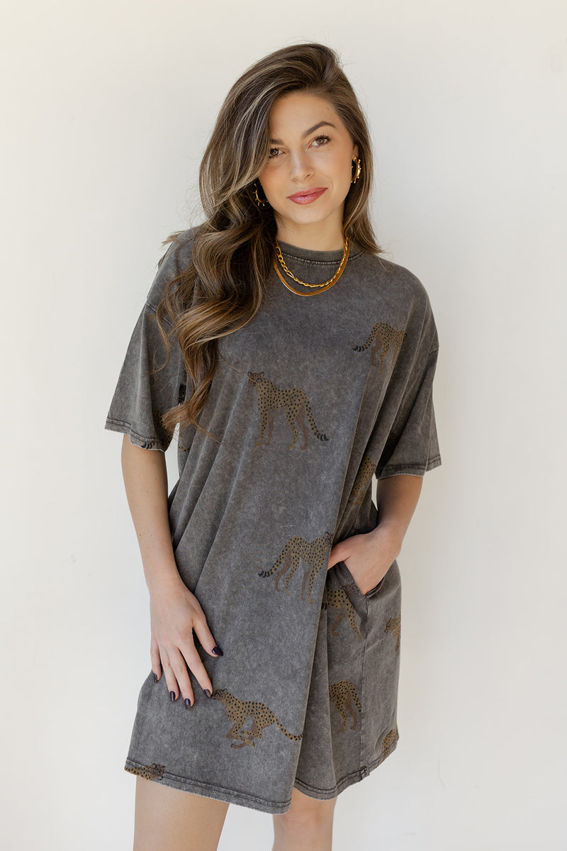mode, cheetah t-shirt dress