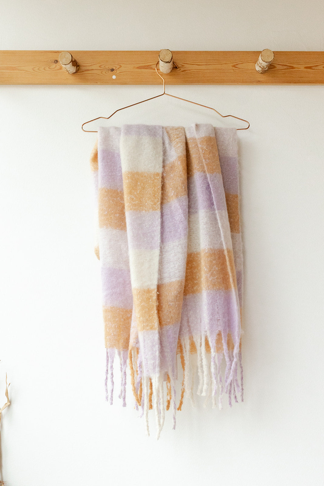 mode, ari scarf, lilac