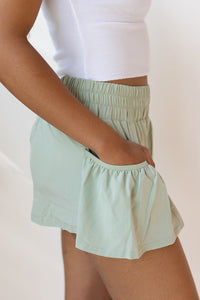 mode, feelin free shorts
